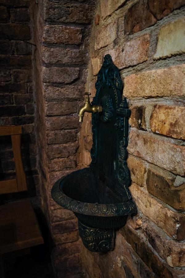 Sklep U Hrabalu Aparthotel Hustopeče Kültér fotó